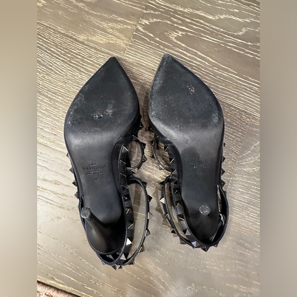 VALENTINO GARAVANI | Noir Rockstud Pointed Toe Heels  | Size 38 - Picture 10 of 13